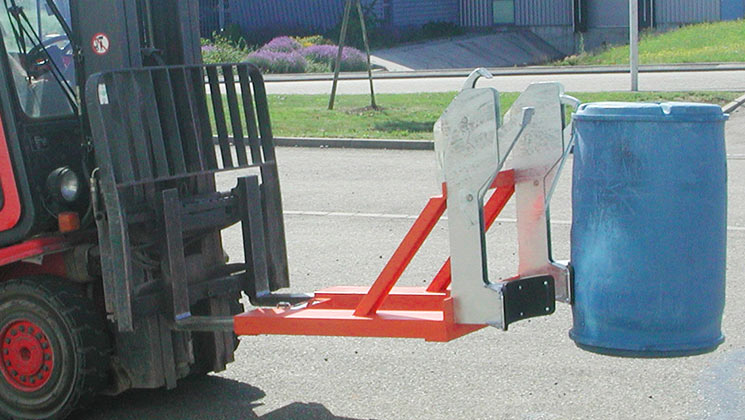 Accessoires pour chariot élévateur :  Pinces à fûts, ...