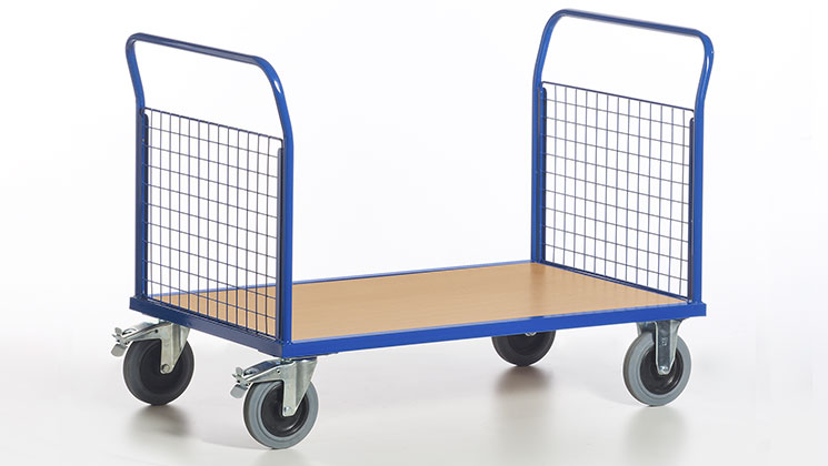 Chariot plateforme avec deux dossiers grillagés